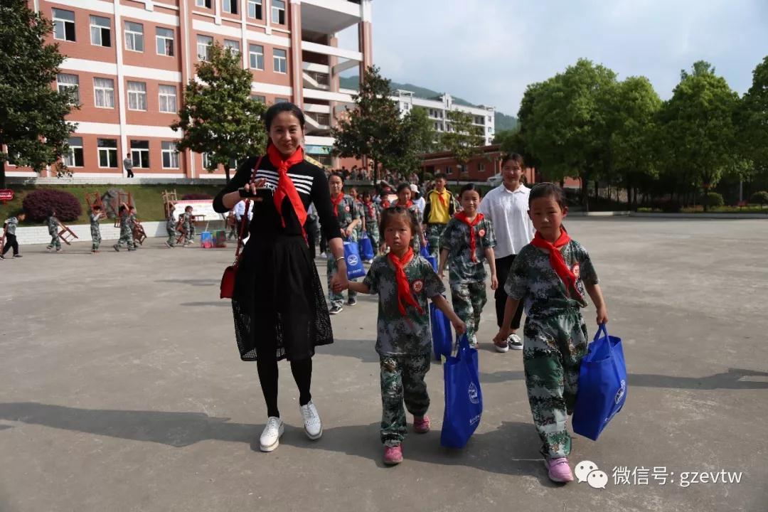 今年会jinnianhuicom“青春有伴·我不孤单”系列主题帮扶活动之“微扶贫·微心愿”(图6)