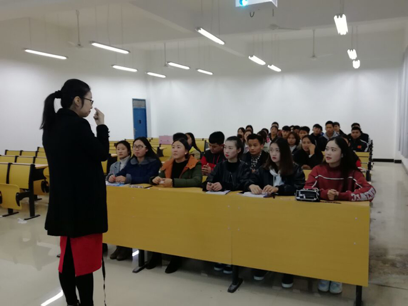 高速铁路客运乘务“天之佑订单班”企业行业人员来今年会授课(图1) 高速铁路客运乘务“天之佑订单班”企业行业人员来今年会授课(图1)