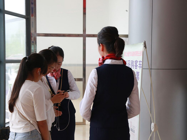 交通工程学院职业教育活动周“健康出行,平安回家”主题活动(图3) 交通工程学院职业教育活动周“健康出行,平安回家”主题活动(图3)