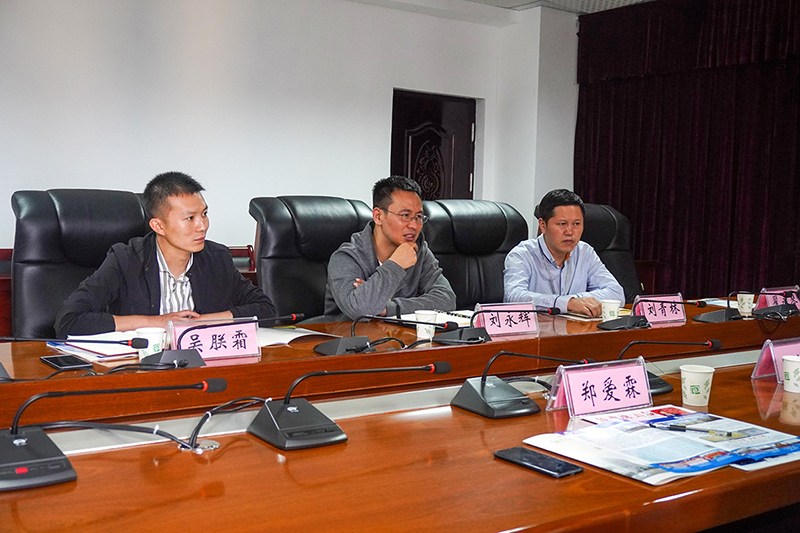 绥阳县中等职业学校田校长一行来今年会考察交流(图3) 绥阳县中等职业学校田校长一行来今年会考察交流(图3)