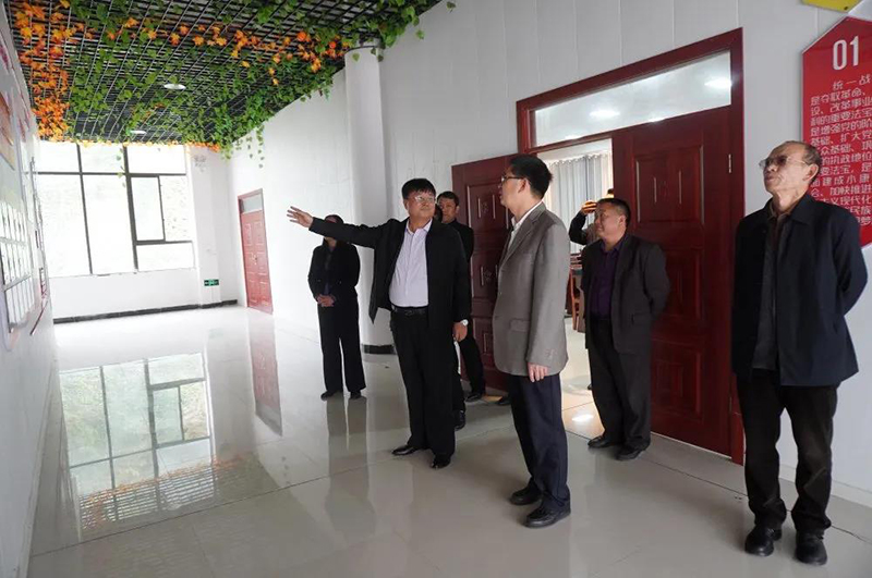 铜仁市委常委、组织部部长赵继红一行到今年会调研党建工作(图2) 铜仁市委常委、组织部部长赵继红一行到今年会调研党建工作(图2)