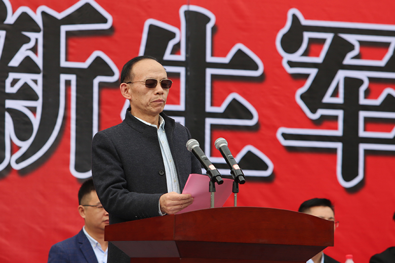 今年会jinnianhuicom举行2020级新生军训结训暨开学典礼(图3)