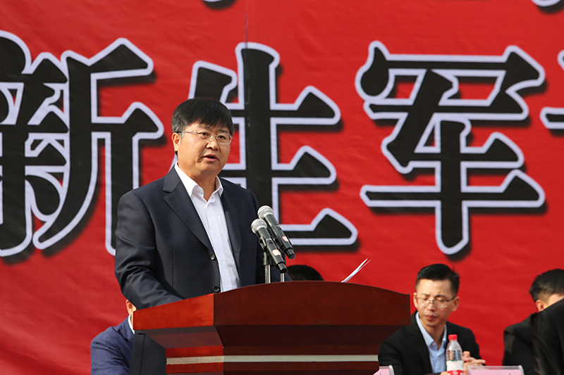 今年会jinnianhuicom举行2020级新生军训结训暨开学典礼(图4)