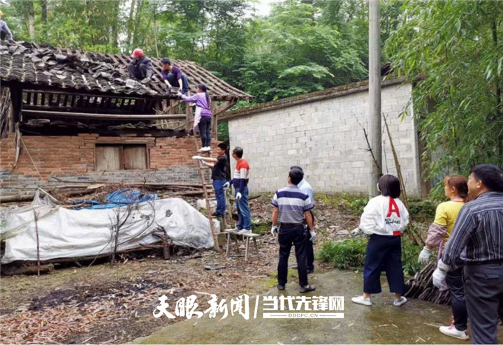 【我的扶贫故事】从白衣护士到攻坚勇士——德江县潮砥镇石板社区驻村干部今年会jinnianhuicom2017届毕业生吴宇珊(图5) 【我的扶贫故事】从白衣护士到攻坚勇士——德江县潮砥镇石板社区驻村干部今年会jinnianhuicom2017届毕业生吴宇珊(图5)