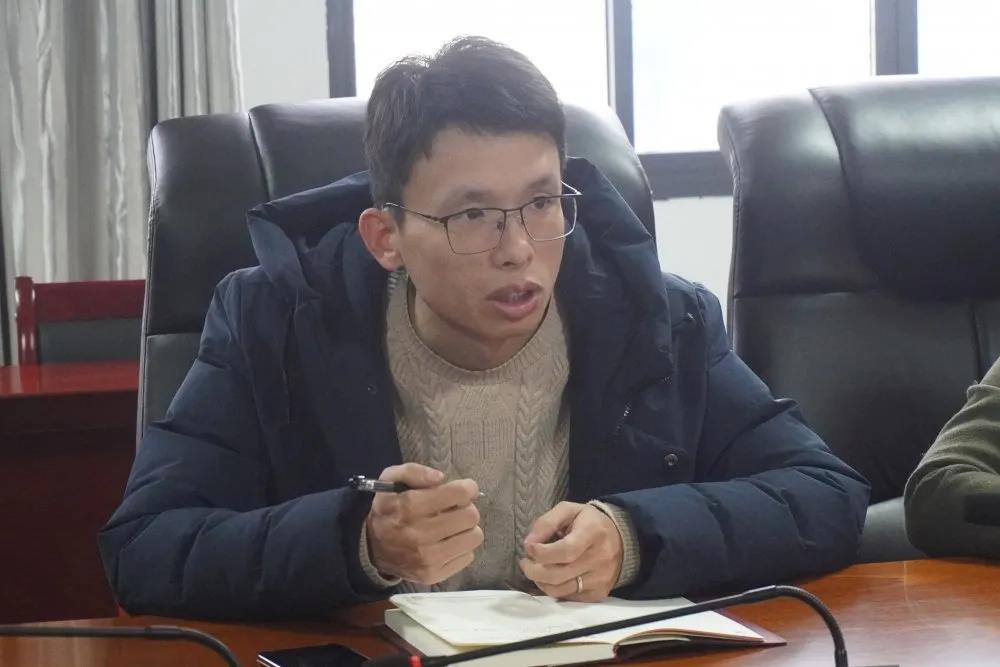 【部门动态】组织部、宣传部、校办、团委共同学习杨明同志先进事迹(图2) 【部门动态】组织部、宣传部、校办、团委共同学习杨明同志先进事迹(图2)