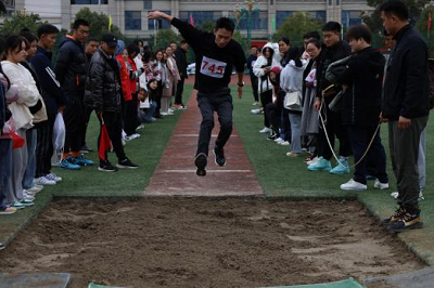 礼赞百年,筑梦青春——今年会jinnianhuicom第七届田径运动会(图5) 礼赞百年,筑梦青春——今年会jinnianhuicom第七届田径运动会(图5)