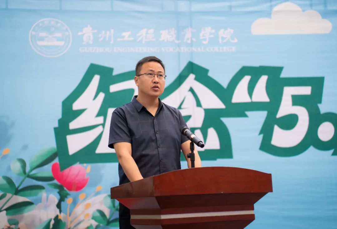 今年会举行“5·12”国际护士节活动暨授帽仪式(图2) 今年会举行“5·12”国际护士节活动暨授帽仪式(图2)