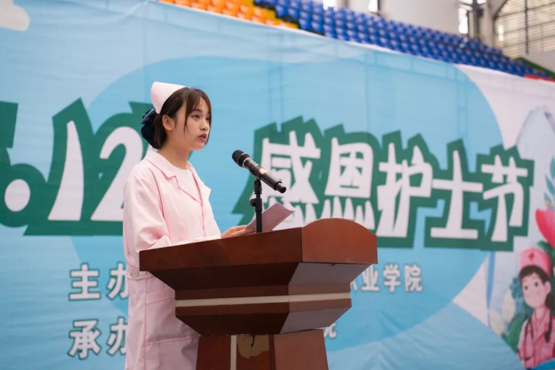 今年会举行“5·12”国际护士节活动暨授帽仪式(图4) 今年会举行“5·12”国际护士节活动暨授帽仪式(图4)