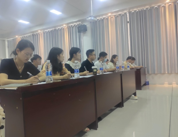 我院开展“朝气蓬勃新时代·讲好十年成就故事”系列主题活动(图10) 我院开展“朝气蓬勃新时代·讲好十年成就故事”系列主题活动(图10)