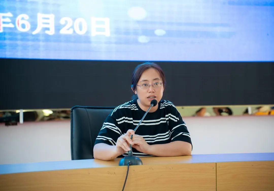 医保政策宣讲进校园(图1) 医保政策宣讲进校园(图1)