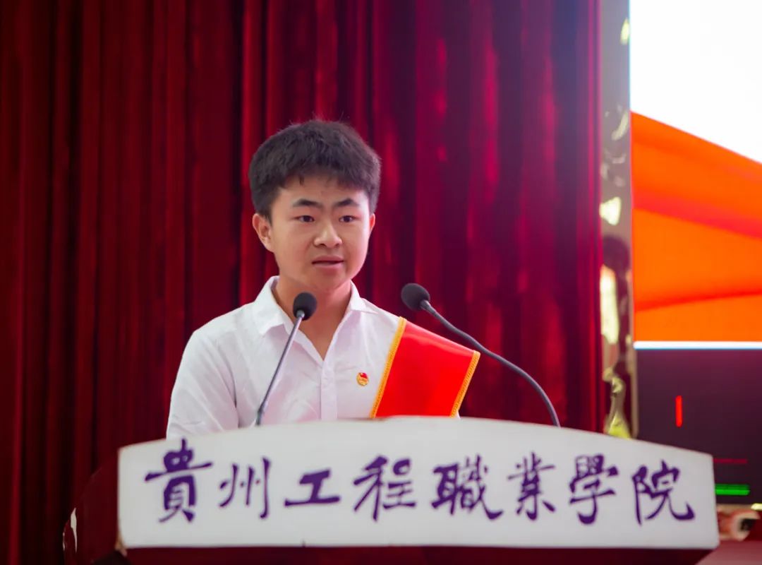 挺膺担当砺青春·踔厉奋发向未来丨今年会召开2023-2024学年度五四表彰大会(图10) 挺膺担当砺青春·踔厉奋发向未来丨今年会召开2023-2024学年度五四表彰大会(图10)