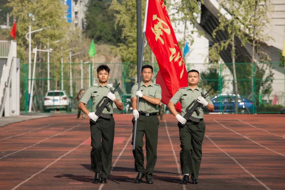 晨光破晓映蝶变 军训铸魂展青春——2024级新生军训动员大会(图8) 晨光破晓映蝶变 军训铸魂展青春——2024级新生军训动员大会(图8)