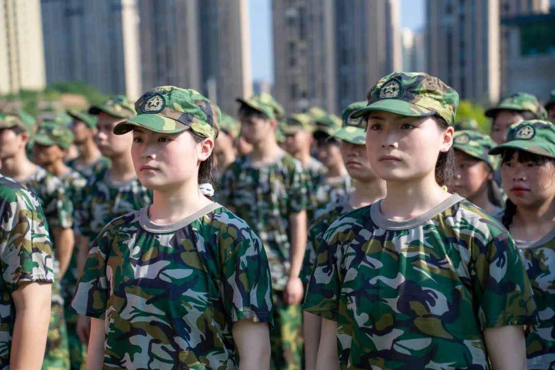 晨光破晓映蝶变 军训铸魂展青春——2024级新生军训动员大会(图10) 晨光破晓映蝶变 军训铸魂展青春——2024级新生军训动员大会(图10)