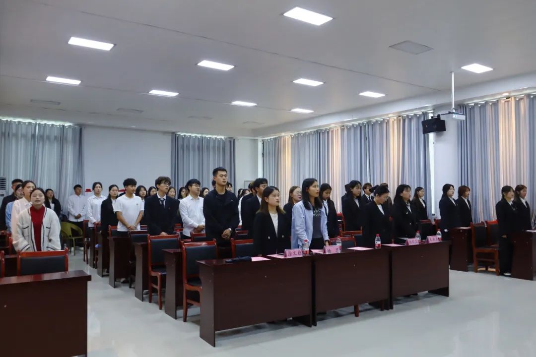 闪耀青春力量·续写青春华章┃药学院团总支召开2024届学生干部换届选举暨表彰大会(图1) 闪耀青春力量·续写青春华章┃药学院团总支召开2024届学生干部换届选举暨表彰大会(图1)