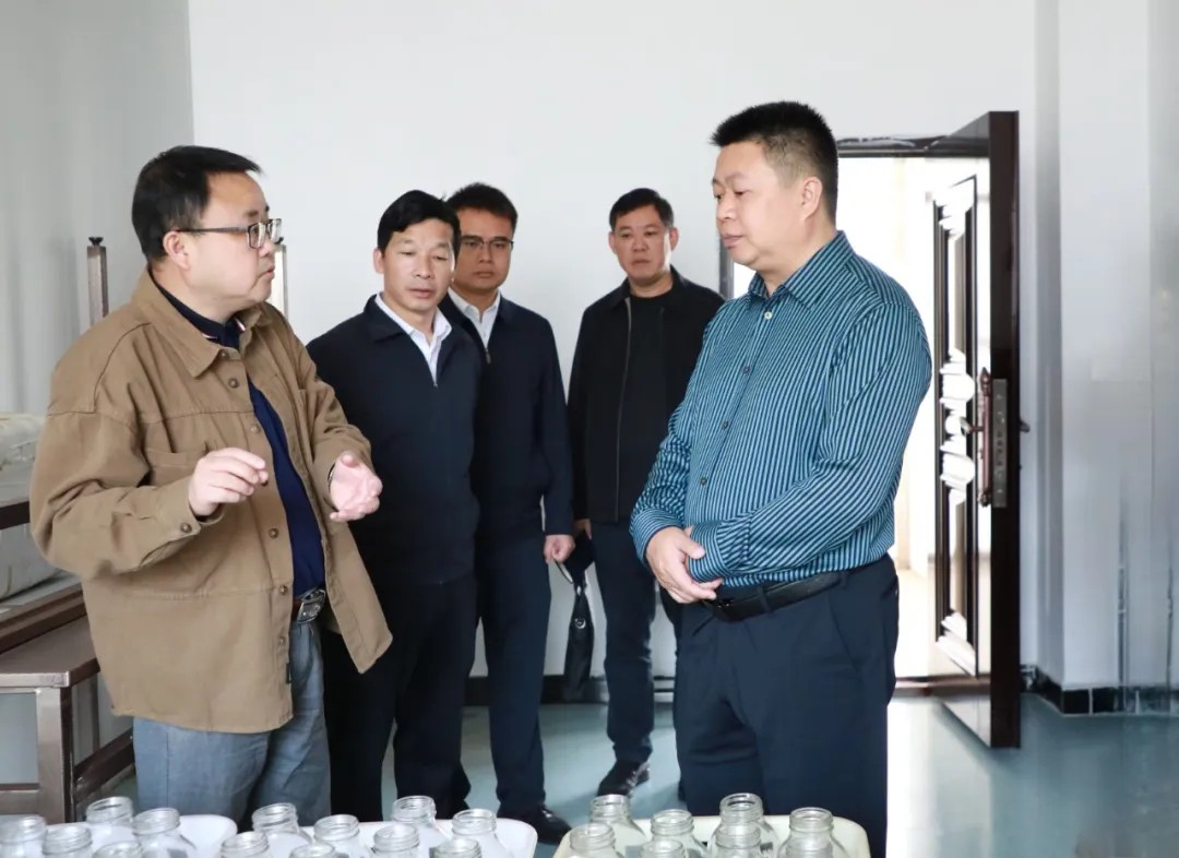 徐再高调研党校教育培训和职业教育发展工作(图3) 徐再高调研党校教育培训和职业教育发展工作(图3)