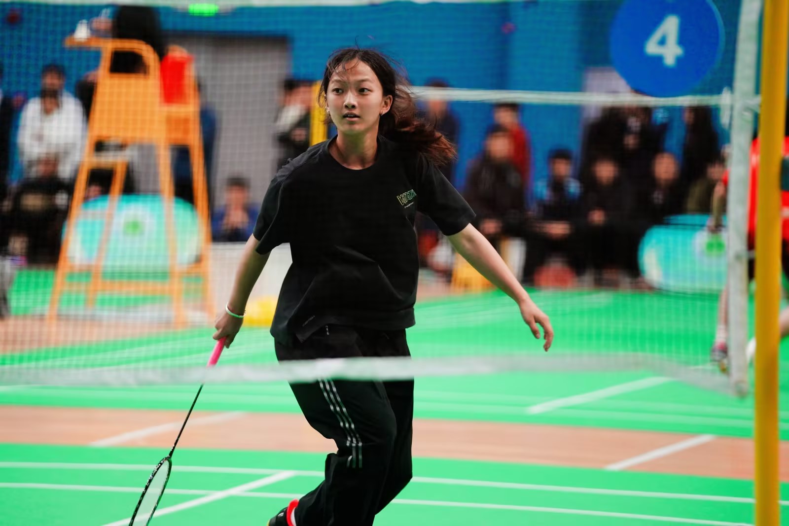 省冠！今年会运动员在2024年贵州省高校羽毛球比赛中荣获佳绩(图2)