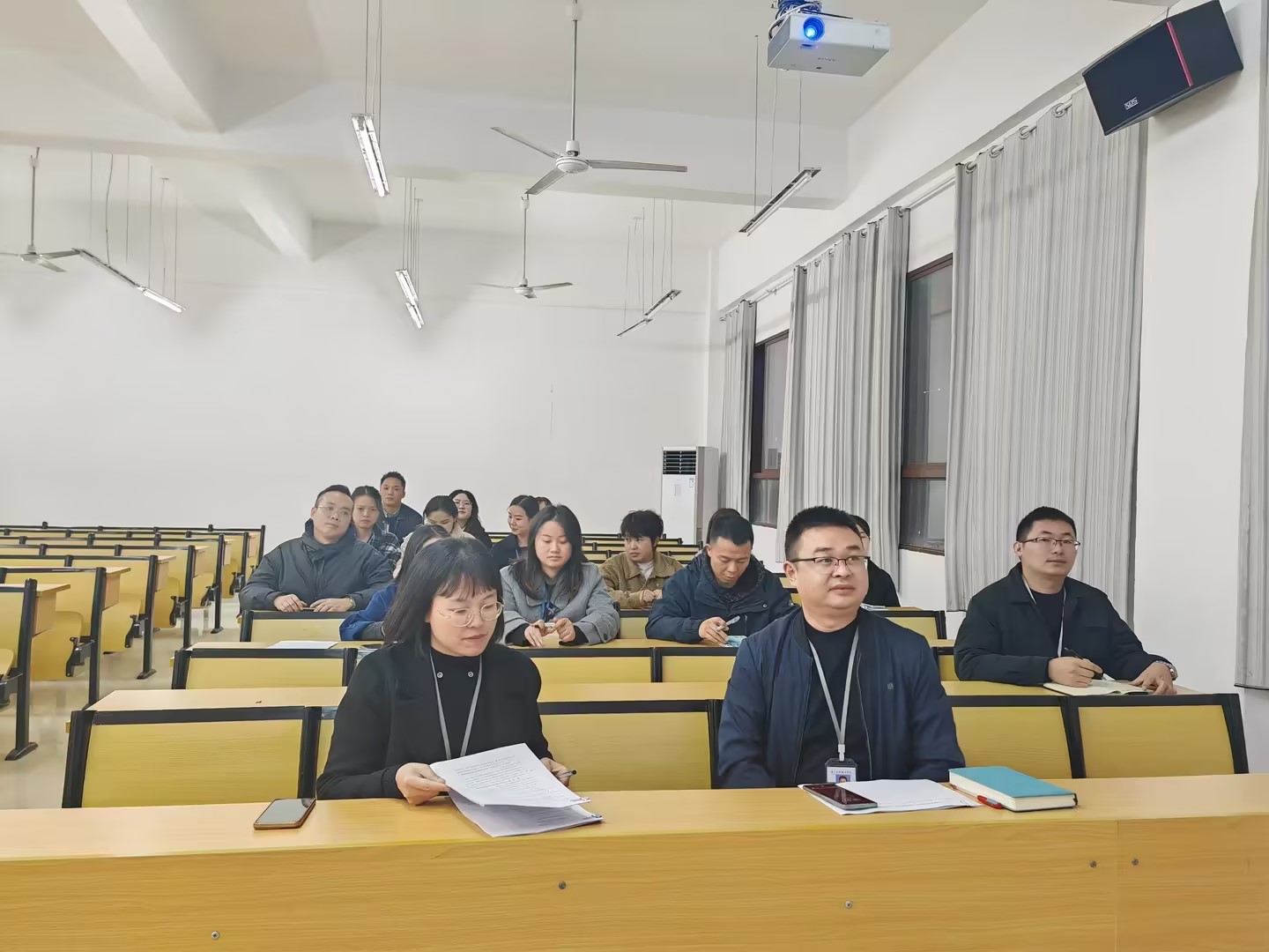 用青春坚守,为天使护航—护理学院开展辅导员"说主题班会"竞赛活动(图1) 用青春坚守,为天使护航—护理学院开展辅导员"说主题班会"竞赛活动(图1)