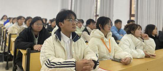 弘扬宪法精神 普法护航青春——药学院团总支开展“12·4”国家宪法日系列活动&nbsp;(图2)