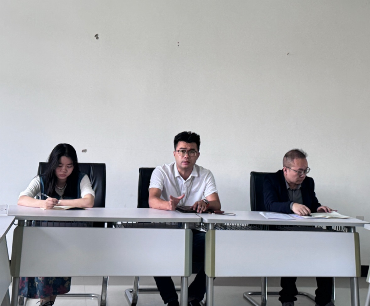 马克思主义学院召开2025年春季学期期末教职工大会(图2) 马克思主义学院召开2025年春季学期期末教职工大会(图2)