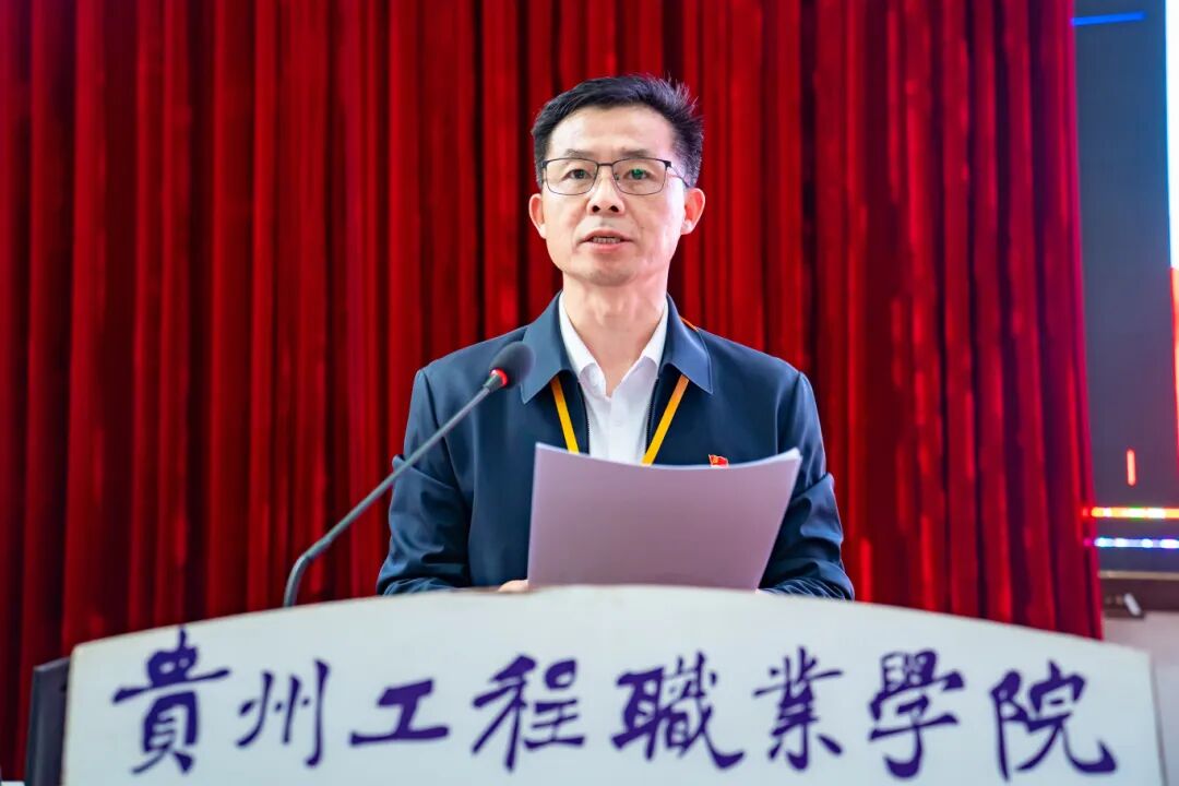 今年会jinnianhuicom青年马克思主义者培养工程—“闪亮青春”第八期大学生骨干培训班结业典礼暨第九期培训班开班仪式(图2)