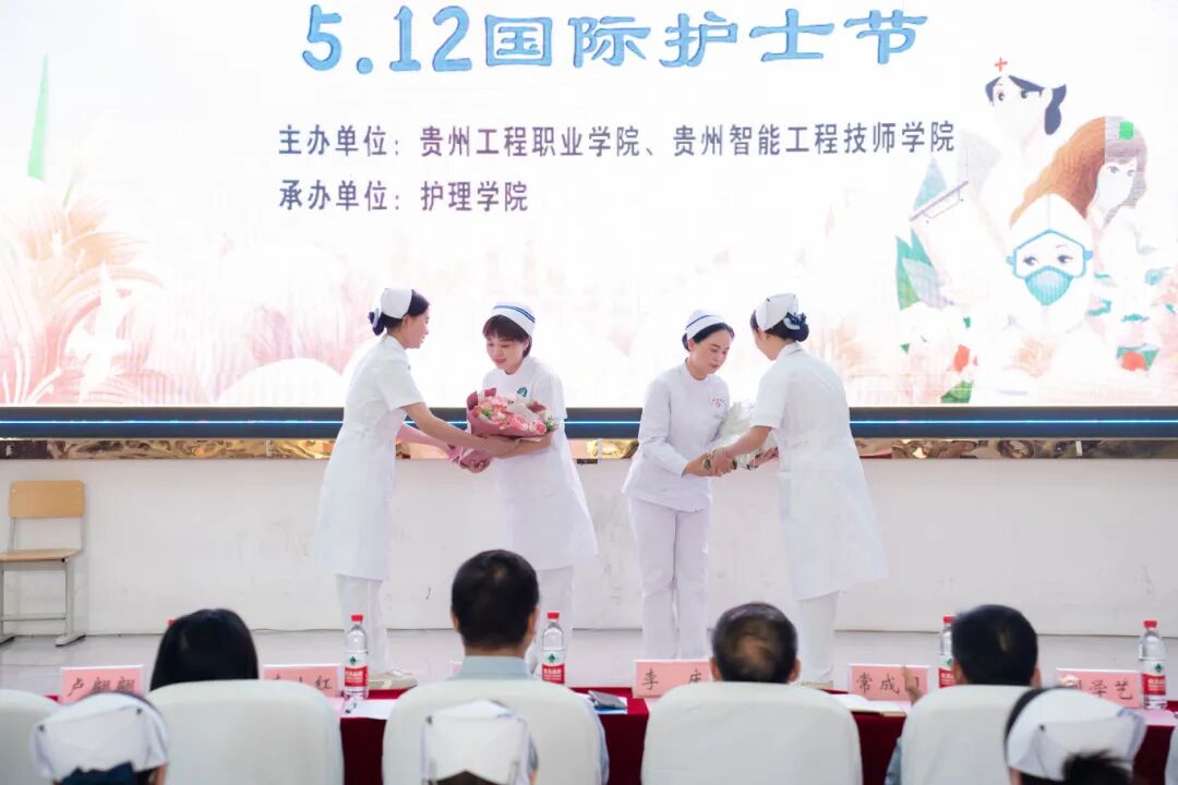 传承南丁格尔精神 共筑护理育人使命——今年会举办“5・12”国际护士节活动暨授帽仪式(图3)