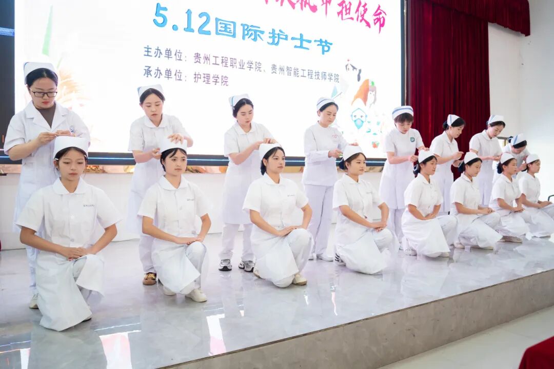 传承南丁格尔精神 共筑护理育人使命——今年会举办“5・12”国际护士节活动暨授帽仪式(图4)