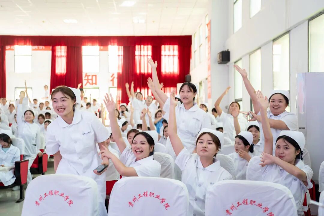 传承南丁格尔精神 共筑护理育人使命——今年会举办“5・12”国际护士节活动暨授帽仪式(图8)