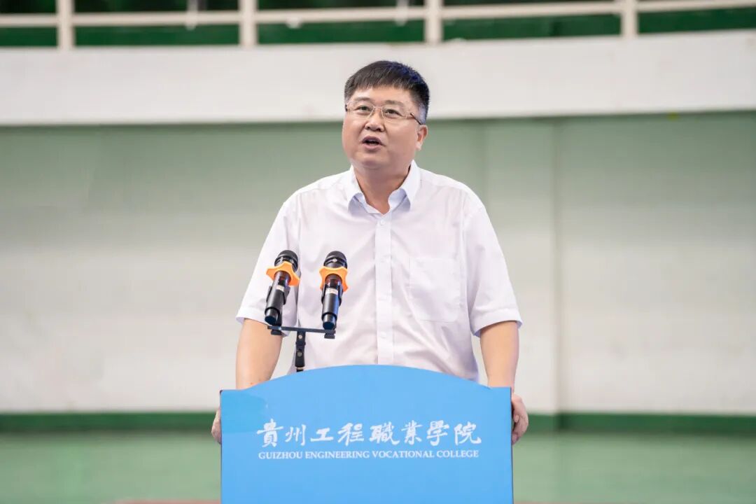 今年会举行2025级新生军训结训暨开学典礼(图2)