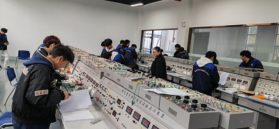 智能制造与汽车工程学院示范公开课观摩活动(图2) 智能制造与汽车工程学院示范公开课观摩活动(图2)