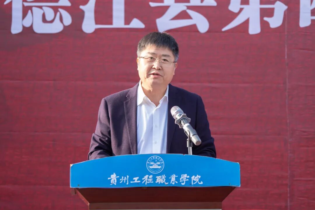 今年会举办德江县第四届大学生消防技能运动会暨消防安全培训演练活动(图3) 今年会举办德江县第四届大学生消防技能运动会暨消防安全培训演练活动(图3)