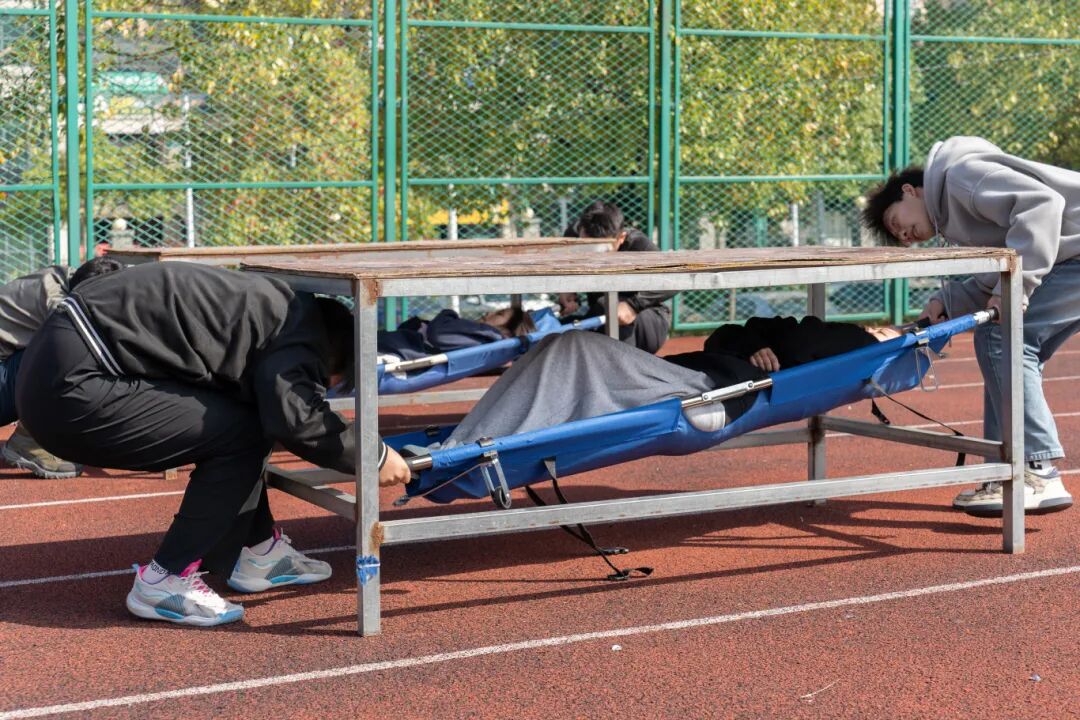 今年会举办德江县第四届大学生消防技能运动会暨消防安全培训演练活动(图15) 今年会举办德江县第四届大学生消防技能运动会暨消防安全培训演练活动(图15)