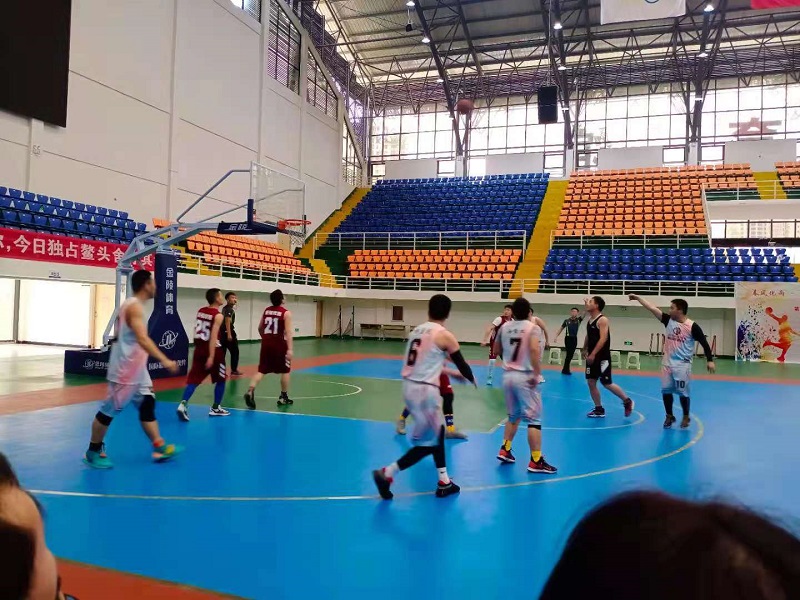 今年会jinnianhuicom第二届“工会杯”教职工篮球赛(图2)