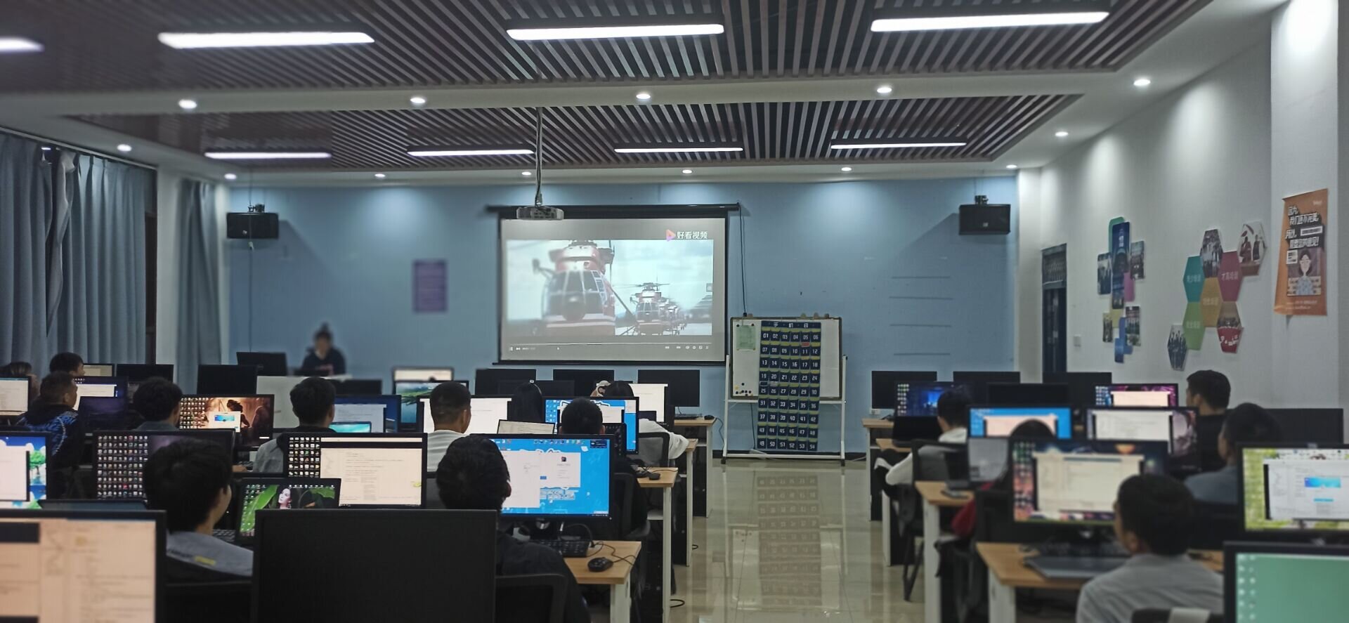 交通学院开展国际减灾日安全主题教育活动(图2) 交通学院开展国际减灾日安全主题教育活动(图2)