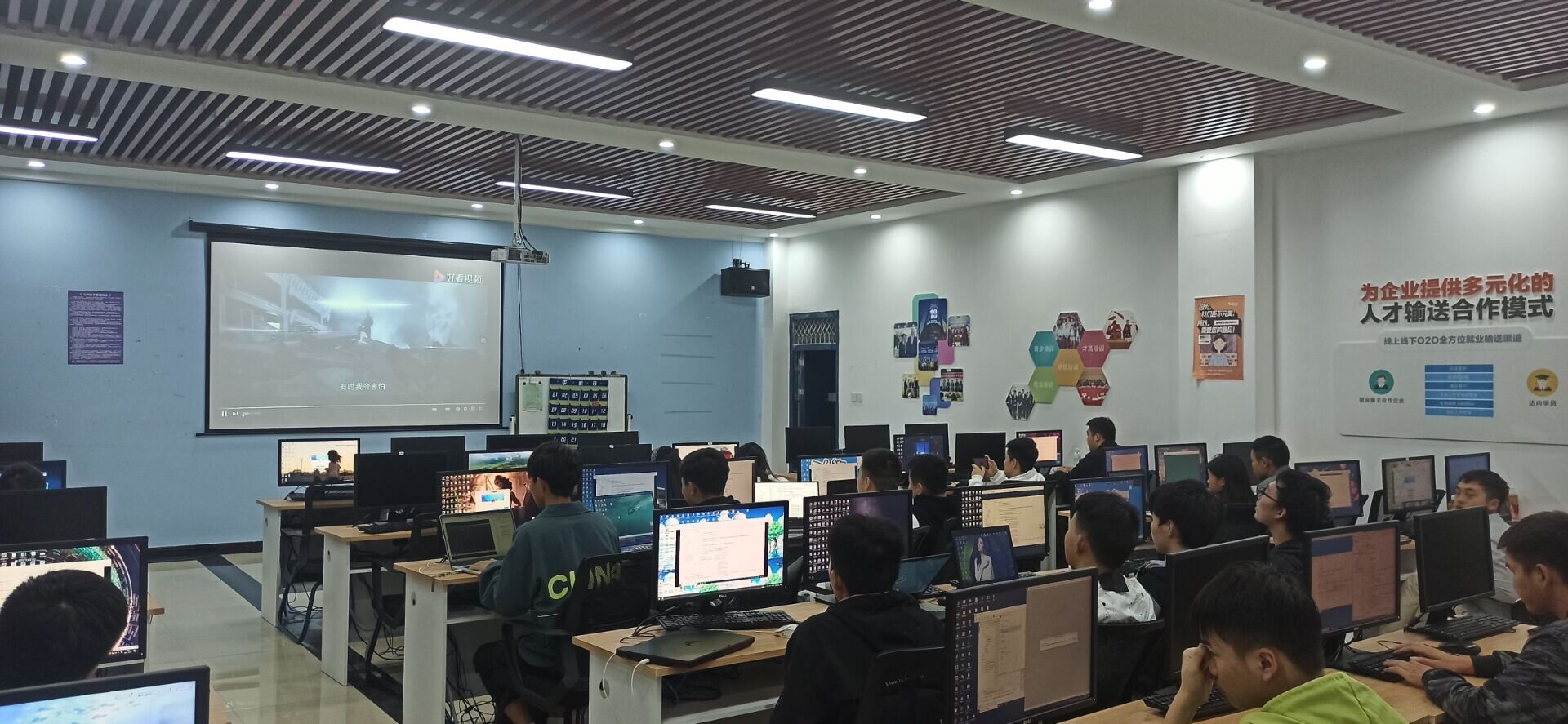 交通学院开展国际减灾日安全主题教育活动(图3) 交通学院开展国际减灾日安全主题教育活动(图3)